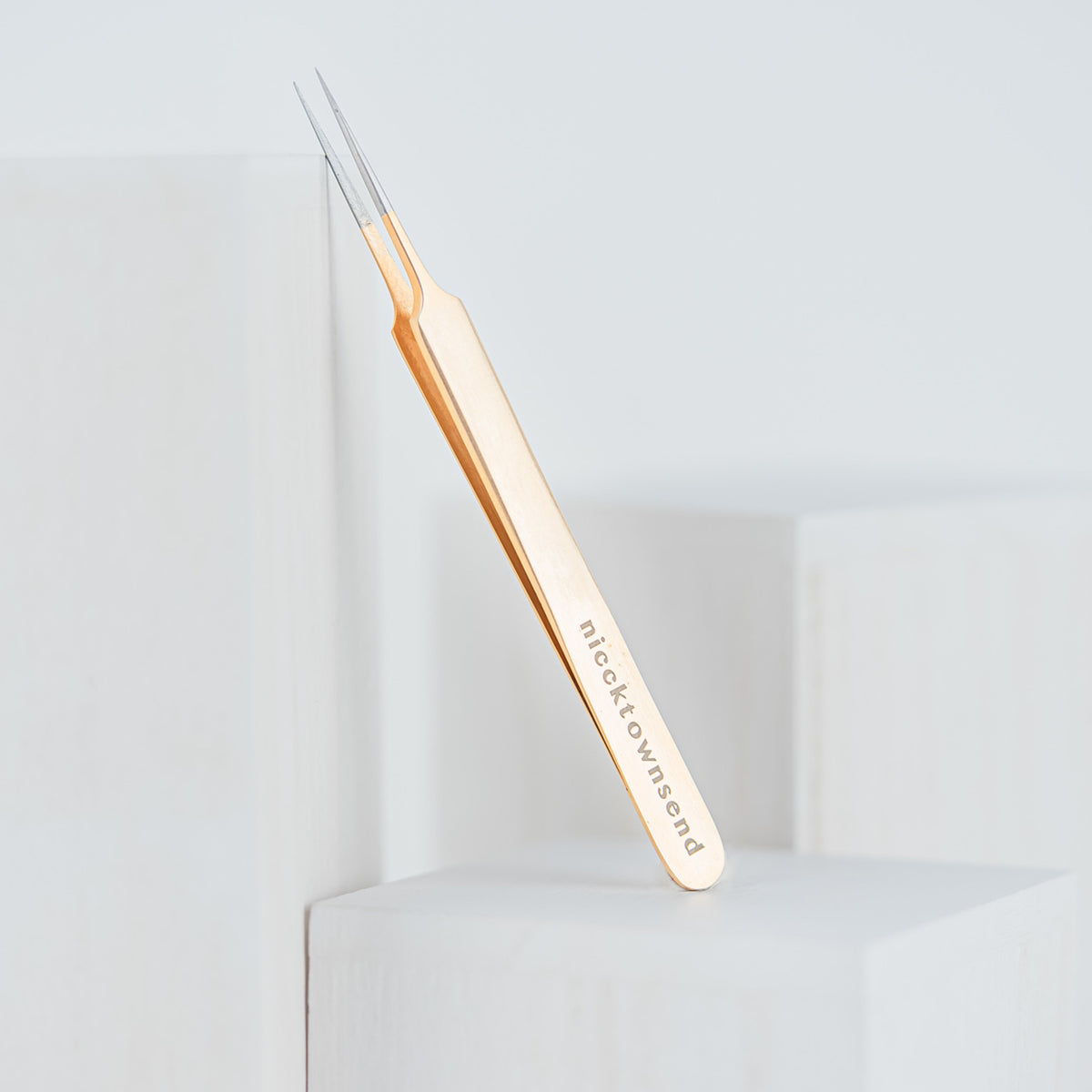 Precision Brow Tweezer - Pointer Tip