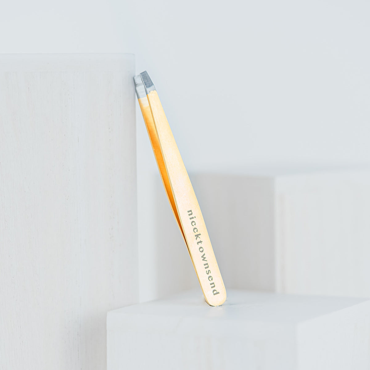 Precision Brow Tweezer - Slant Tip